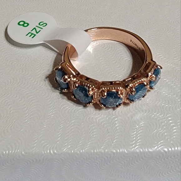 Ring Bomb Jewelry - Beautiful blue crystal and white topaz ring